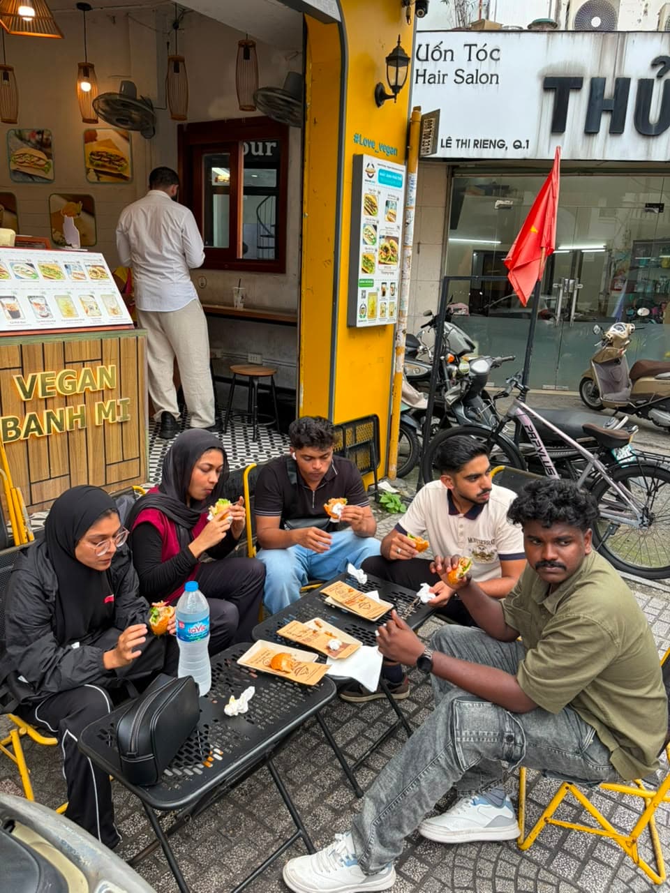 Internway students experiencing daily life in Vietnam